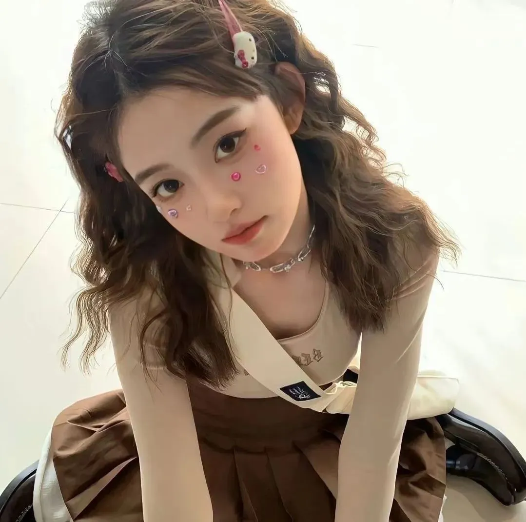 亚洲精品服饰文化 - 传统服装的时尚演绎